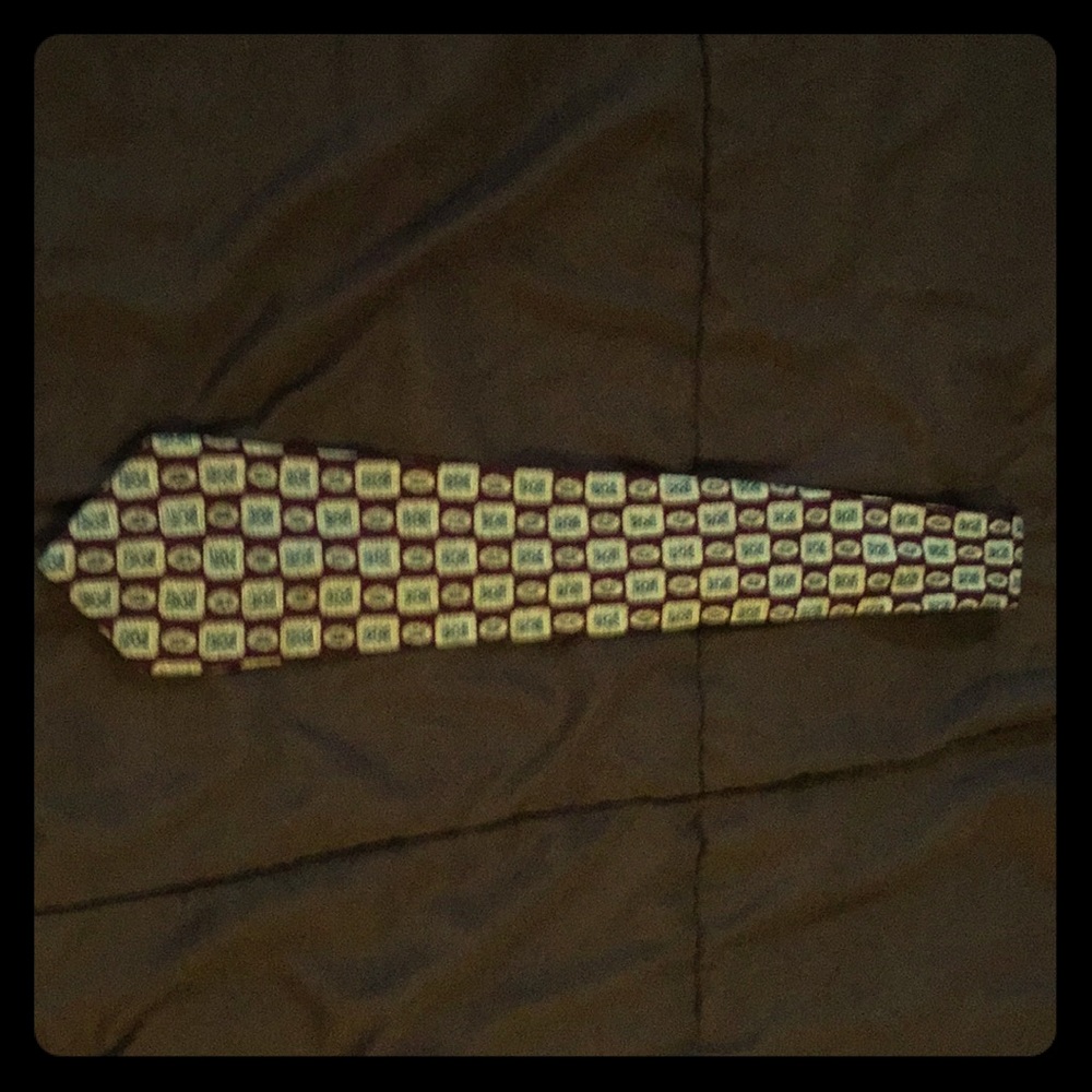 Men’s Burberry hand sewn silk tie